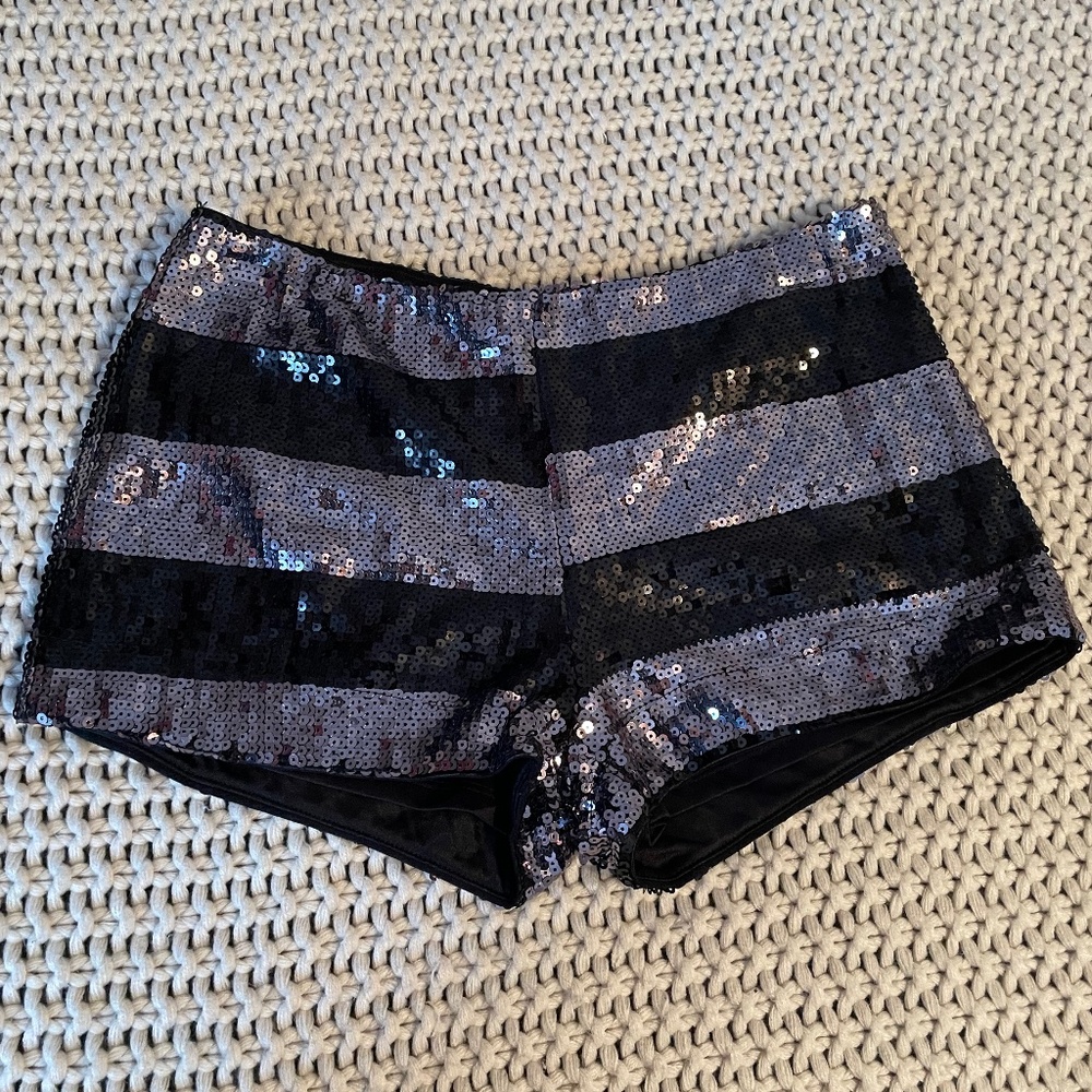 NWT Forever 21 Sequin Shorts M Black Silver Sparkly Party Club Holiday